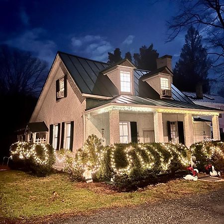 Across The Inn Entire Colonial House With Lovely Porch & Extremely Fast Wi-Fi Washington Exteriör bild