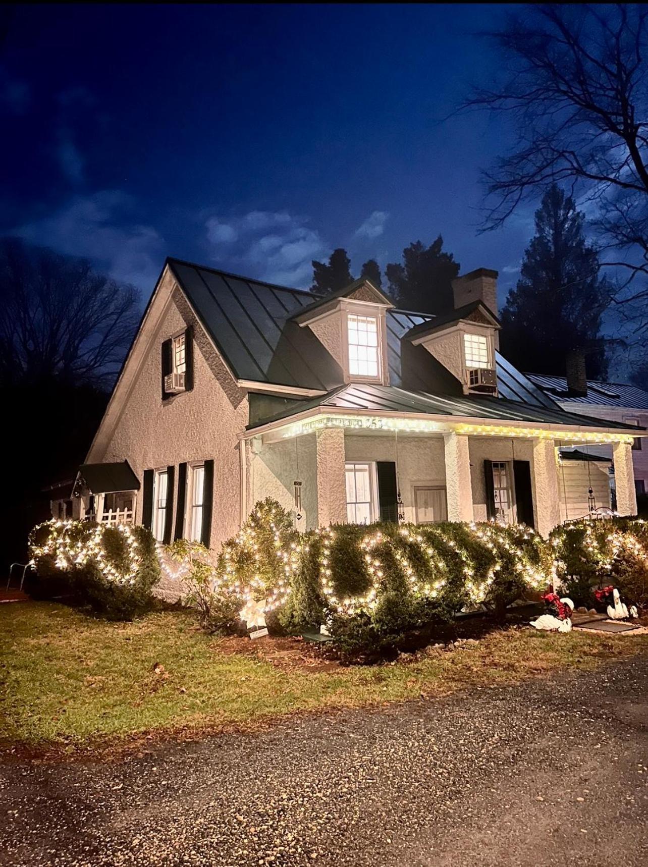 Across The Inn Entire Colonial House With Lovely Porch & Extremely Fast Wi-Fi Washington Exteriör bild